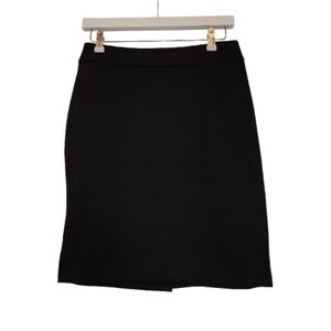 NWT New York & Company Stretch Navy Skirt Size 2 Back Slit Soft Minimalist Basic